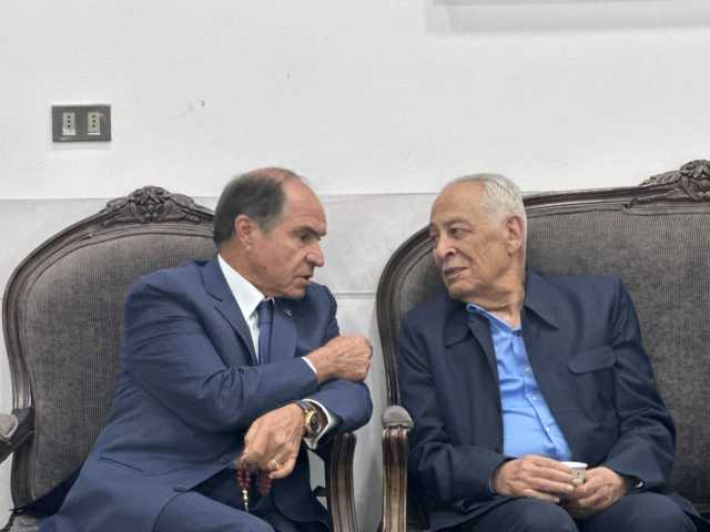 *مندوبا عن الملك وولي العهد. العيسوي يعزي آل الملقي والجندي*