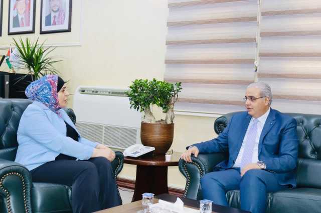 البدور: خفض أسعار 97 صنف دوائي بنسب تتراوح من 5% إلى 72%.