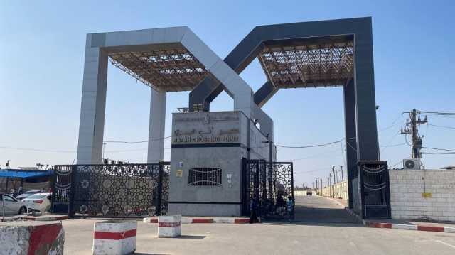 عاجل : هيئة المعابر والحدود في غزة: نازحون أشعلوا إطارات سيارات وفتحوا بوابة معبر رفح بدون اقتحامه