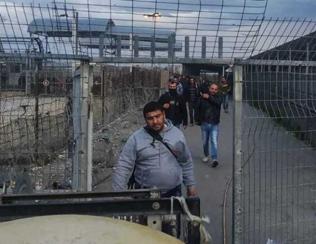 عاجل : غياب العمال الفلسطينيين يكبّد اقتصاد إسرائيل 820 مليون دولار يومياً