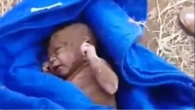 من المغرب إلى ليبيا .. هكذا تنقلت رضيعة وحبل السرة يتدلى منها!