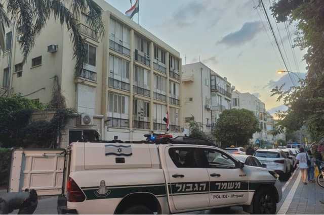 الشرطة الإسرائيلية تطلق النار على مركبة مشبوهة قرب السفارة المصرية في تل أبيب
