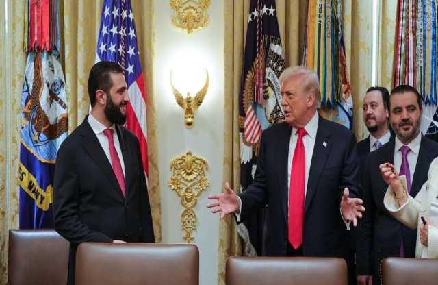 الشرع يكشف تلقيه هدية رمزية من ترامب في البيت الأبيض