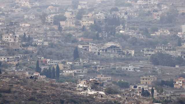 الجيش الإسرائيلي يفجر منازل ويجرف طرقات جنوب لبنان
