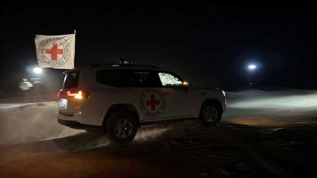 الصليب الأحمر يتسلم جثة أسير إسرائيلي بغزة