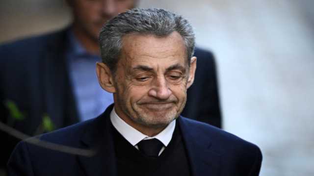 نيكولا ساركوزي خلف القضبان .. أول رئيس فرنسي يدخل السجن