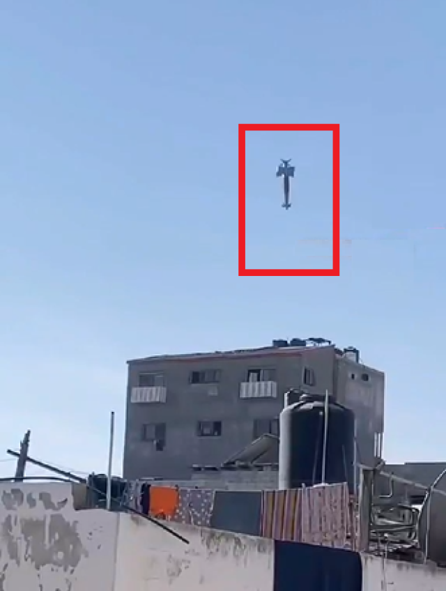 بالفيديو .. لحظة استهداف منزل في غزة بواسطة صاروخ مجنح