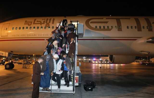 وصول الدفعة الـ 13 من أطفال غزة الجرحى ومرضى السرطان إلى الإمارات لتلقي العلاج