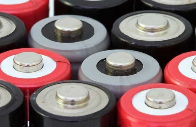 روسيا .. ابتكار ثوري في مجال تصنيع البطاريات الكهربائية