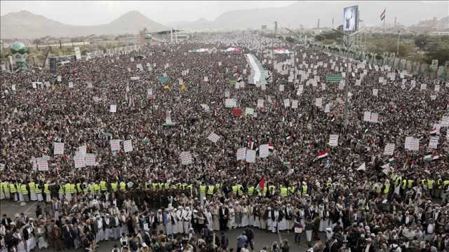 عشرات الآلاف يتظاهرون في 12 محافظة يمنية دعما لغزة
