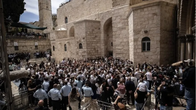 إسرائيل تعيق احتفالات المسيحيين بـ سبت النور في القدس