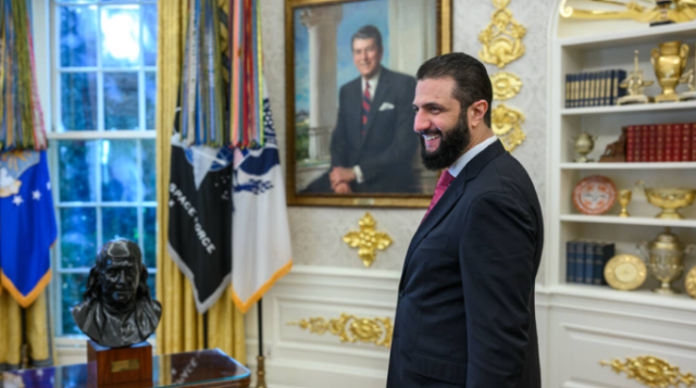 الشرع يطالب برفع العقوبات على بلاده: واشنطن تؤيد استقرار سوريا وتعزز دعمها الاقتصادي