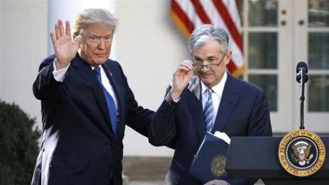 ترامب يصف رئيس الاحتياطي الفدرالي بـالغبي لعدم خفضه معدلات الفائدة