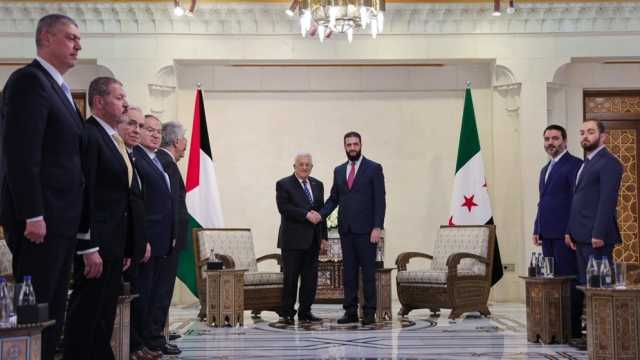محمود عباس في دمشق ويلتقي الشرع