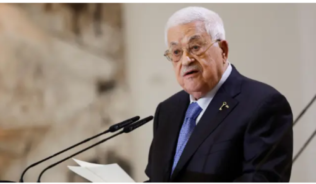 محمود عباس يقيل وزير المالية الفلسطيني بعد دفع مبالغ مباشرة للأسرى