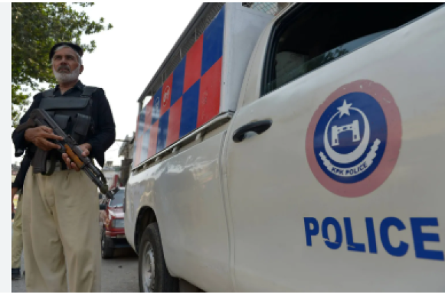 الجيش الباكستاني يقتل 38 مسلحاً في مداهمات شمال غرب البلاد قرب الحدود الأفغانية