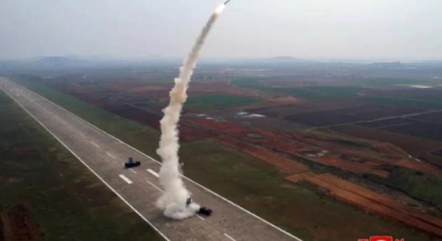 كوريا الشمالية تكشف عن اختبار رأس حربي كبير لصاروخ كروز استراتيجي