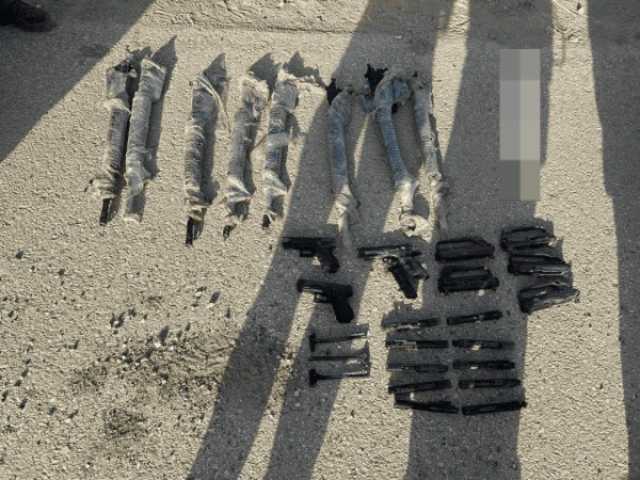 الاحتلال يزعم إحباط عملية تهريب أسلحة من الأردن للأراضي الفلسطينية