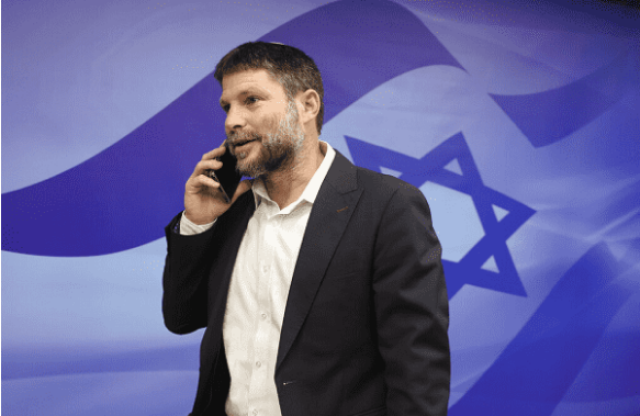 سموتريتش يُمدد فترة العمل بين البنوك الإسرائيلية والفلسطينية