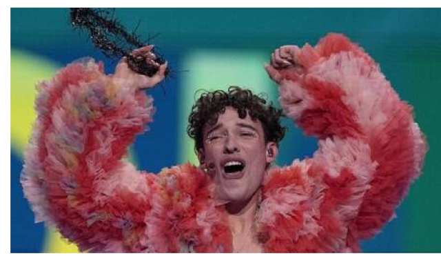 الفائز بمسابقة يوروفيجن يعيد الجائزة احتجاجا على استمرار مشاركة إسرائيل