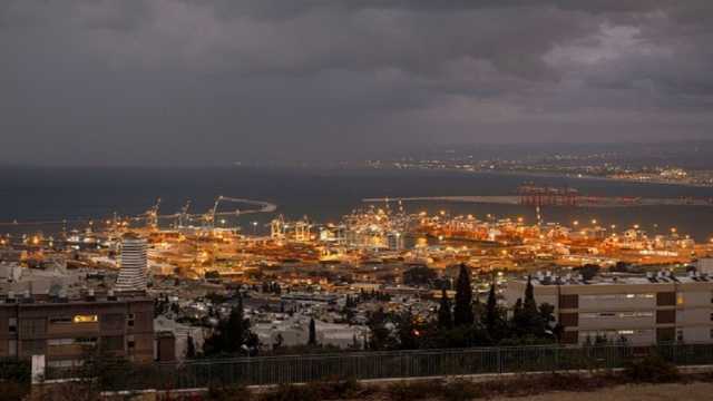 وسائل إعلام عبرية: سماع صوت انفجار ضخم في حيفا وأنباء عن محاولة استهداف الميناء