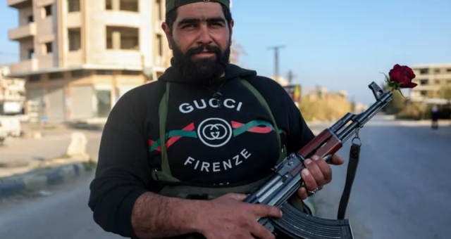 سوريا تقبض على فايق مياسة .. مقترح استخدام البراميل المتفجرة