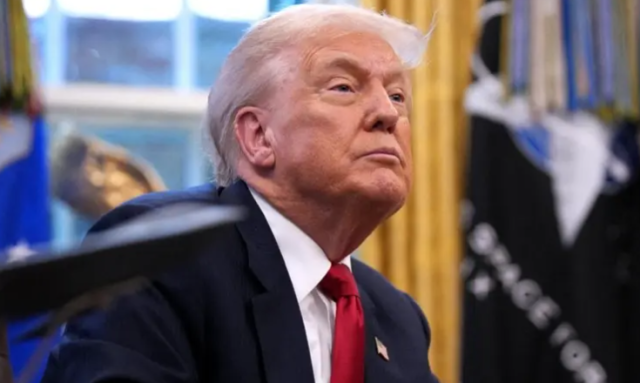 ترامب يهاجم نيويورك تايمز بعد تقرير يشكك في قوته وحيويته