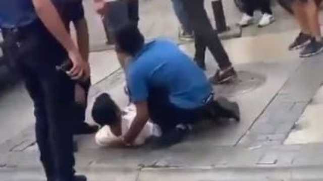 لا أدخن .. تركي يطعن شاباً سورياً حتى الموت وسط الشارع