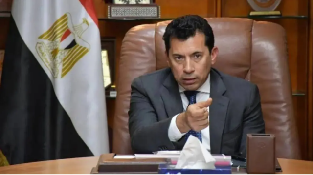 وفاة سبّاح مصري .. ووزير الرياضة يحيل القضية إلى النيابة