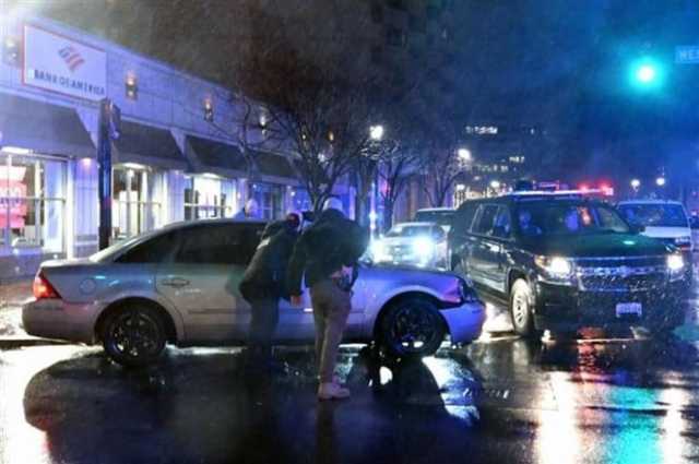 وسط أجواء ماطرة موكب جو بايدن يتعرض لحادث سير - فيديو