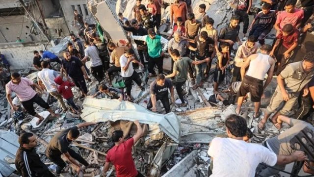 ارتفاع حصيلة الشهداء في قطاع غزة إلى 52,615