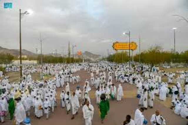 بعد الوقوف بعرفات .. الحجاج ينفرون إلى مزدلفة