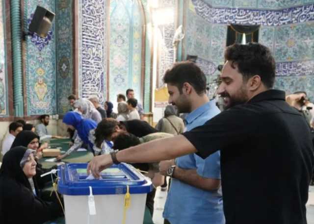 انتخابات إيران .. إقبال كثيف وتمديد الاقتراع 4 ساعات