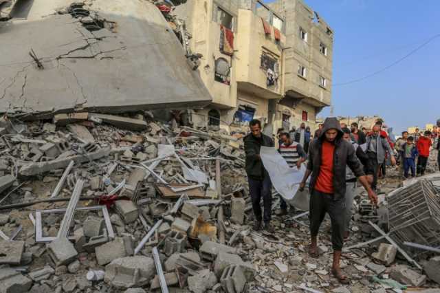 17 شهيدا في قصف الاحتلال على عدة مناطق في غزة