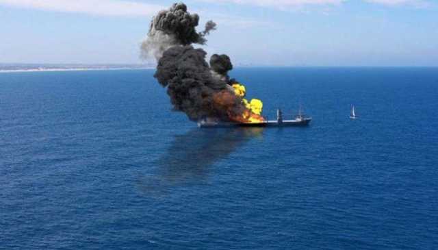 الحوثيون يعلنون استهداف سفينة تابعة للبحرية الأميركية في خليج عدن