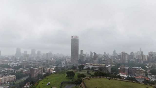 فلسطينيان من غزة يدفعان ألفي دولار ثمناً لتذكرة طيران إلى جنوب أفريقيا