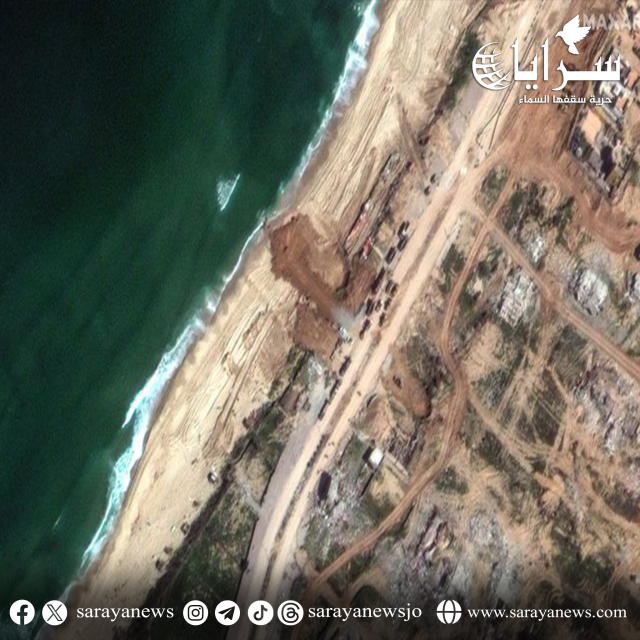 عاجل : شاهد .. صور تظهر أعمال بناء رصيف على ساحل غزة