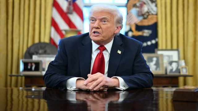 ترامب يهدد بفرض رسوم جمركية على النفط الروسي إذا عرقلت موسكو اتفاقا بشأن أوكرانيا