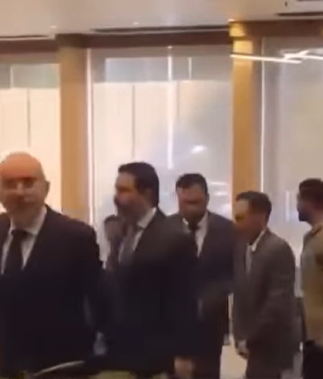 بالفيديو .. الصفدي والشيباني في ظهور مفاجئ بإحدى مطاعم دمشق