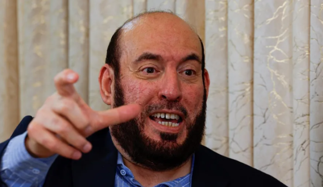 نزال لـرويترز: حماس ستبقى في غزة ولن تنزع سلاحها الآن