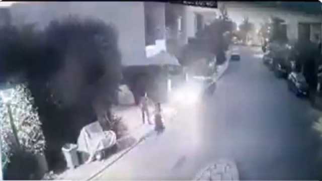 مصر.. الكاميرات توثق لقطات لعملية دهس هزت الشارع المصري.. (فيديو)