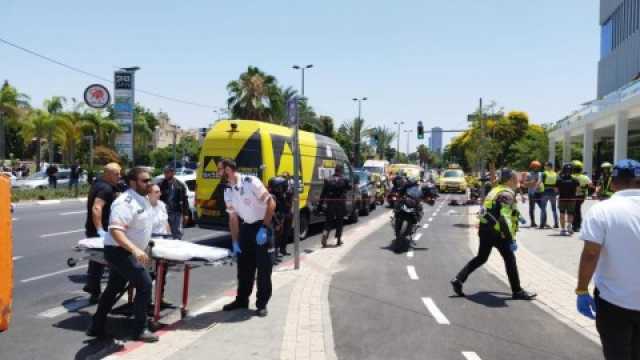 جيروزاليم بوست: إصابة 6 أشخاص على الأقل في حادث دهس وإطلاق نار في “تل أبيب”