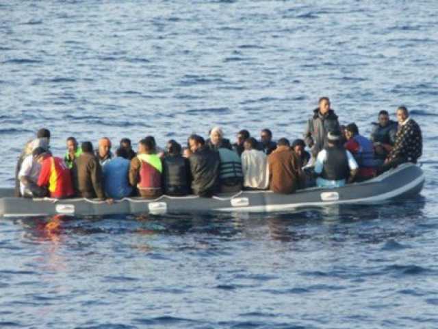 فقدان ما لا يقل عن 10 مهاجرين ووفاة واحد بعد غرق قارب قبالة سواحل تونس
