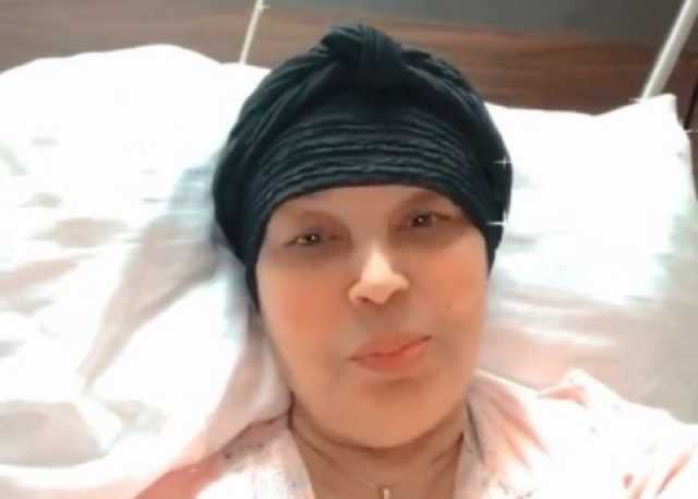 فيفي عبده رداً على انتقادات رقصها: “ليه الناس عايزة تمنع عني أوكسجيني؟”
