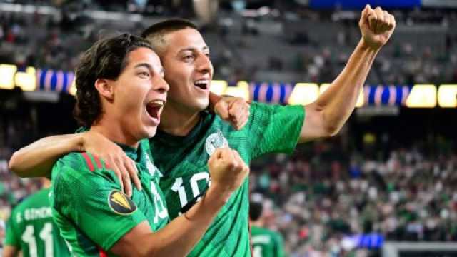 المنتخب المكسيكي يخطف نظيره البنمي في الوقت القاتل ويتوج بطلا للكأس الذهبية