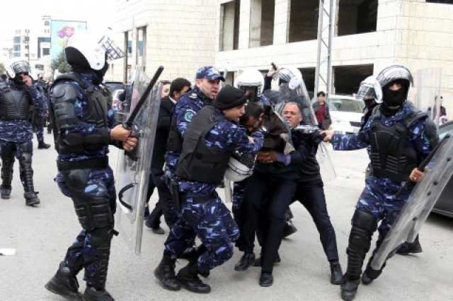 السلطة الفلسطينية تشن حملة اعتقالات وملاحقات واسعة تستهدف المقاومين بالضفة وتهدد بقطع “يد كل من يحاول العبث بالأمن والاستقرار”.. كتائب القسام تُدين وكتيبة جنين تُحذر من الانفجار