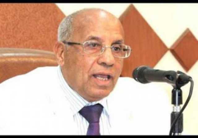 الناقد المصري أحمد درويش يدعو لاستقبال الشعر بما يليق بجماله وجلاله