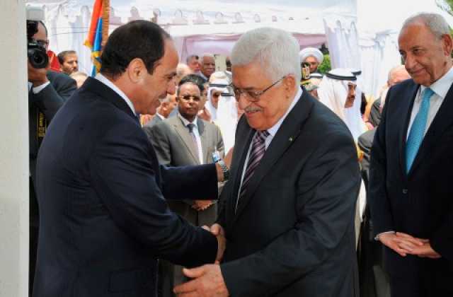 الوفود الفلسطينية تصل القاهرة لحضور “الاجتماع الوطني” المقرر غدًا ولقاء قمة بين عباس والسيسي.. وهذه أبرز عقبة تُهدد الاجتماع