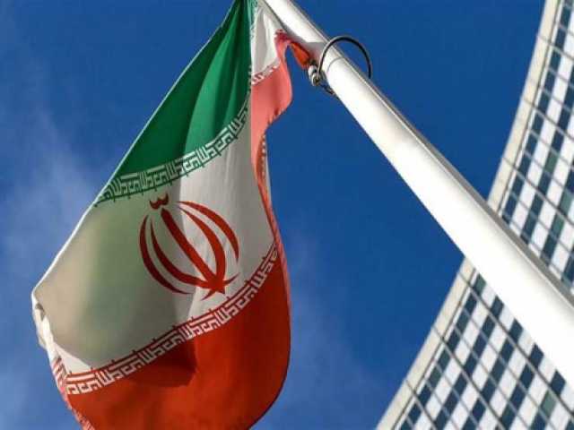 إيران تحظر رئيس تحرير صحيفة تنتقد الحكومة من العمل سنة