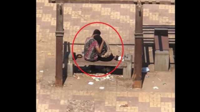 “الحب مش كده”.. فيديو فاضح في مصر لشاب وفتاة في الشارع العام والمصورة توجه رسالة